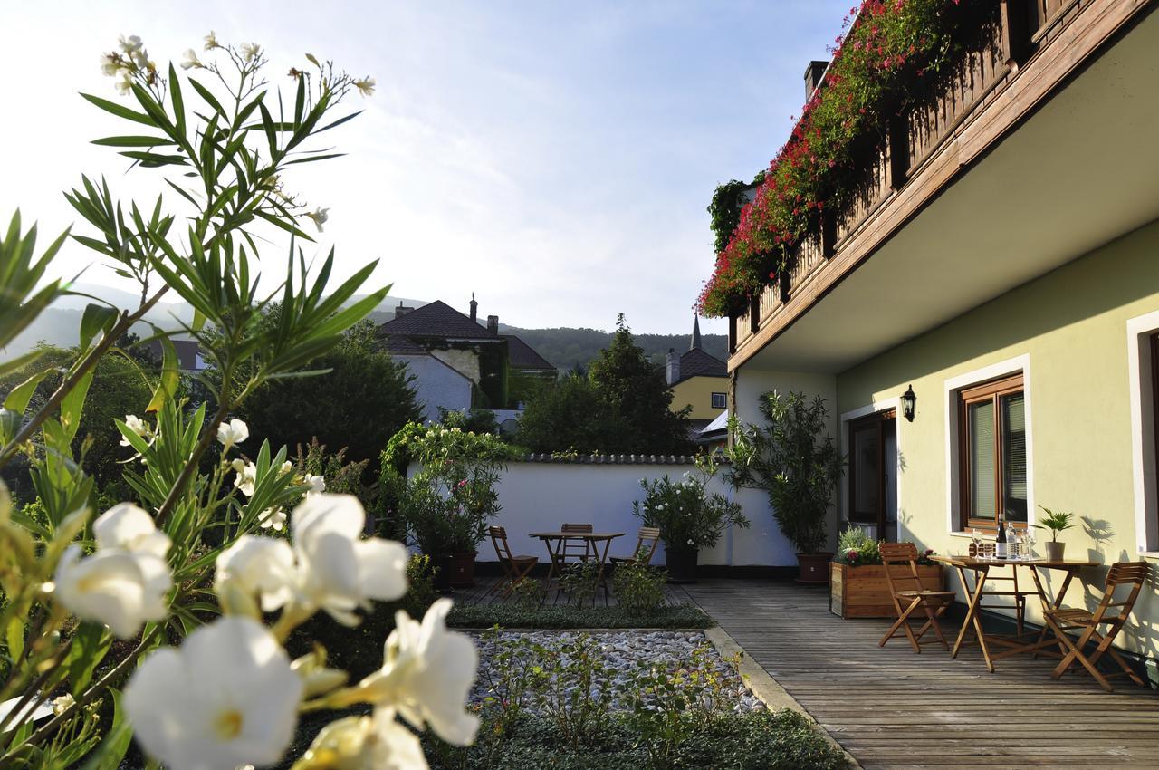 Gaestehaus Hofer Gumpoldskirchen Exterior photo